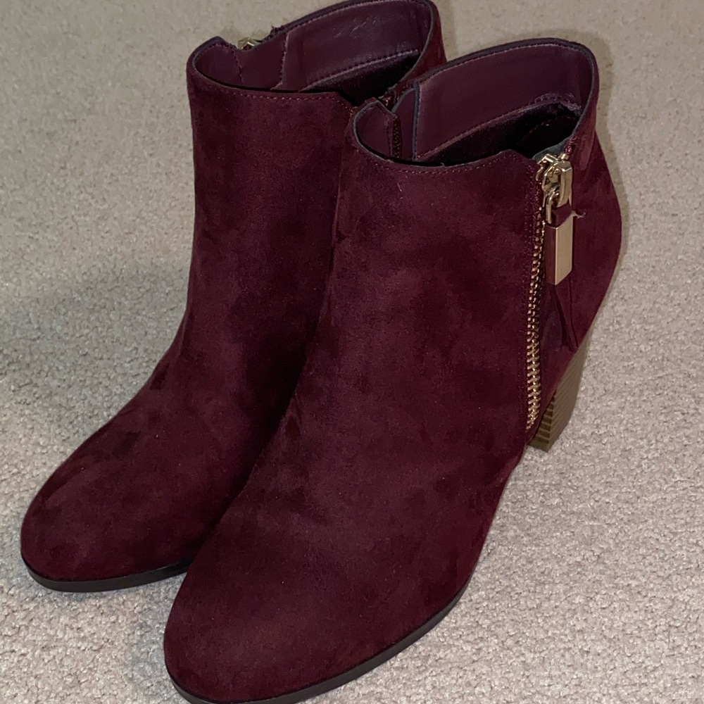 Apt. 9 Women’s Booties 8.5 (Timezone wine color)